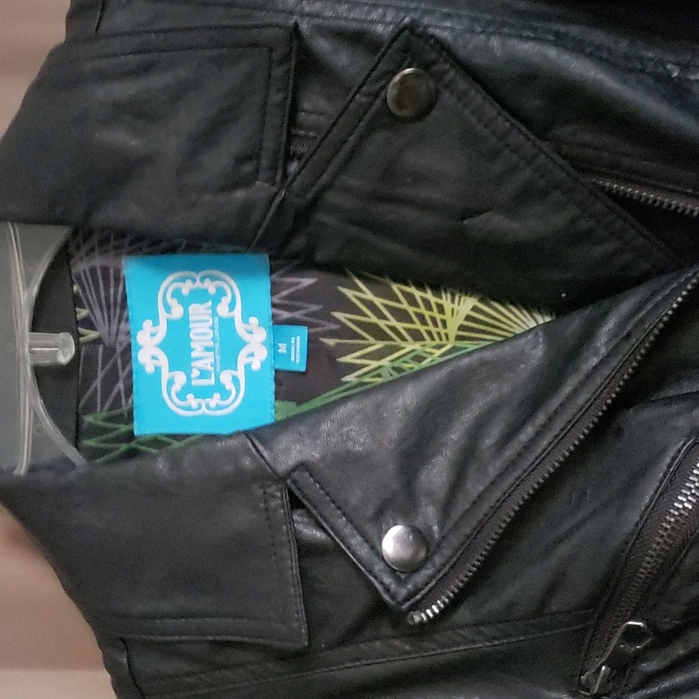 Vest - Picture 11 of 11